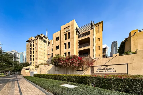 3 Bedrooms Apartment in Reehan 6