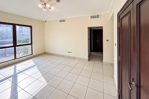 3 Bedrooms Apartment in Reehan 6