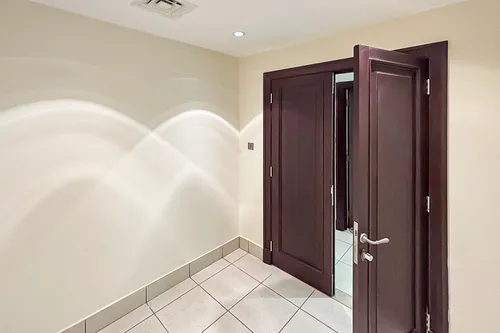 3 Bedrooms Apartment in Reehan 6