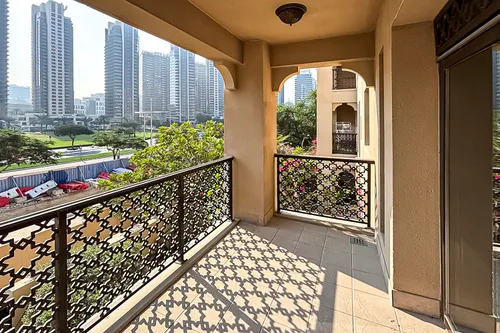 3 Bedrooms Apartment in Reehan 6