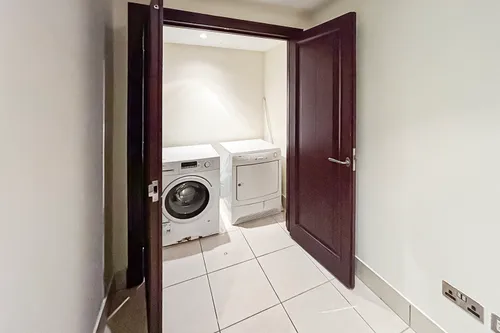 3 Bedrooms Apartment in Reehan 6