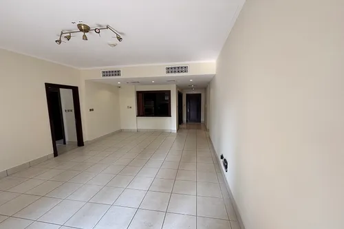 3 Bedrooms Apartment in Reehan 6