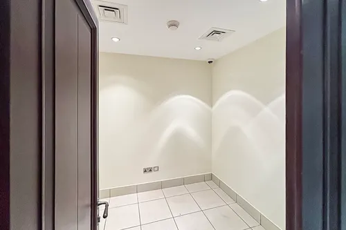 3 Bedrooms Apartment in Reehan 6