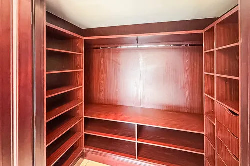 3 Bedrooms Apartment in Reehan 6