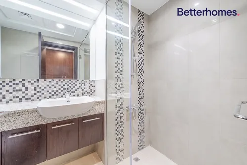 2 Bedrooms Apartment in Bellevue Tower 1