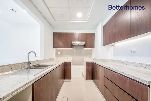 2 Bedrooms Apartment in Bellevue Tower 1
