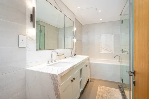 3 Bedrooms Apartment in Opera Grand