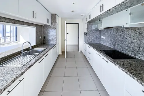 2 Bedrooms Apartment in South Ridge 4