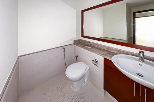 2 Bedrooms Apartment in South Ridge 4