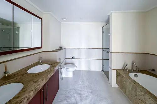 2 Bedrooms Apartment in South Ridge 4
