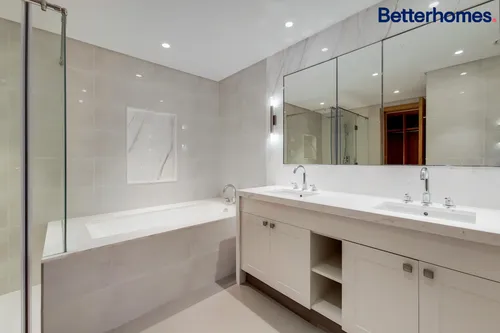 3 Bedrooms Apartment in Opera Grand