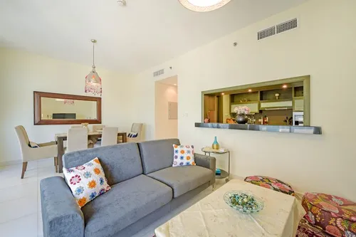 2 Bedrooms Apartment in The Lofts West