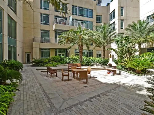 2 Bedrooms Apartment in The Lofts West