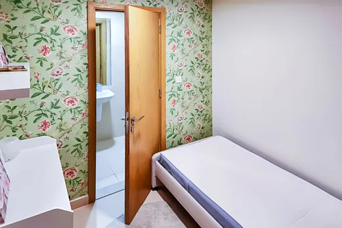 2 Bedrooms Apartment in Bellevue Tower 1