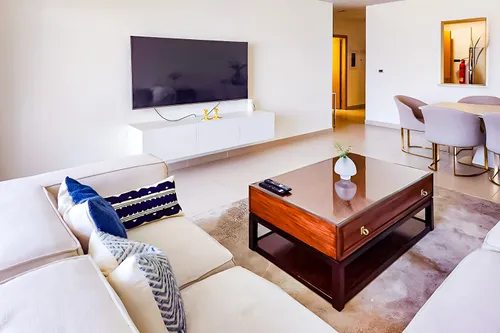 2 Bedrooms Apartment in Bellevue Tower 1