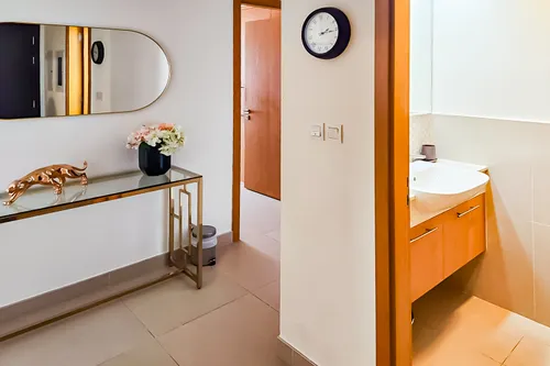 2 Bedrooms Apartment in Bellevue Tower 1