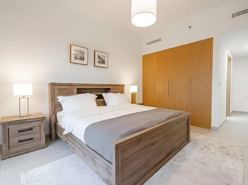 2 Bedrooms Apartment in Bellevue Tower 1