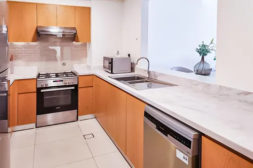 2 Bedrooms Apartment in Bellevue Tower 1
