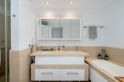 2 Bedrooms Apartment in South Ridge 3