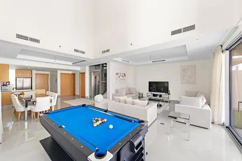 5 Bedrooms Apartment in Opera Grand
