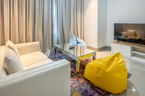 5 Bedrooms Apartment in Opera Grand