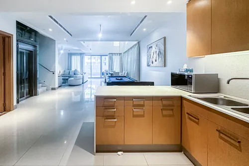 5 Bedrooms Apartment in Opera Grand