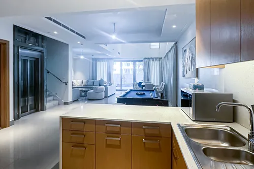 5 Bedrooms Apartment in Opera Grand