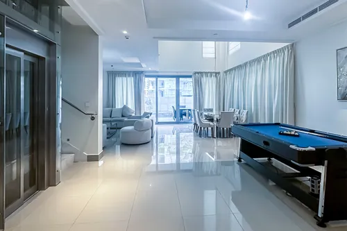 5 Bedrooms Apartment in Opera Grand