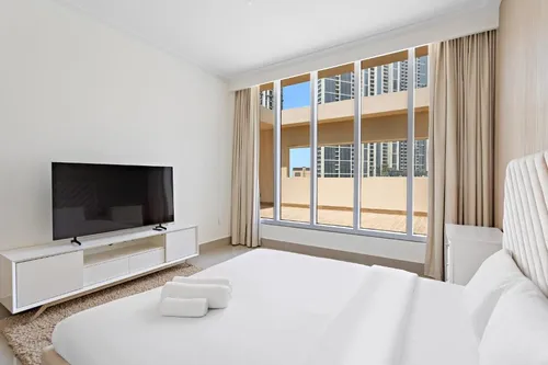 5 Bedrooms Apartment in Opera Grand