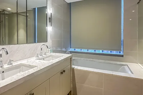 5 Bedrooms Apartment in Opera Grand