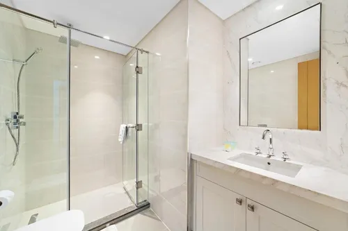 5 Bedrooms Apartment in Opera Grand