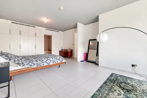 1 Bedroom Apartment in Index Tower