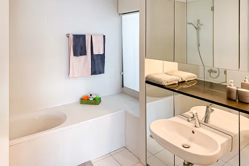 2 Bedrooms Apartment in Index Tower