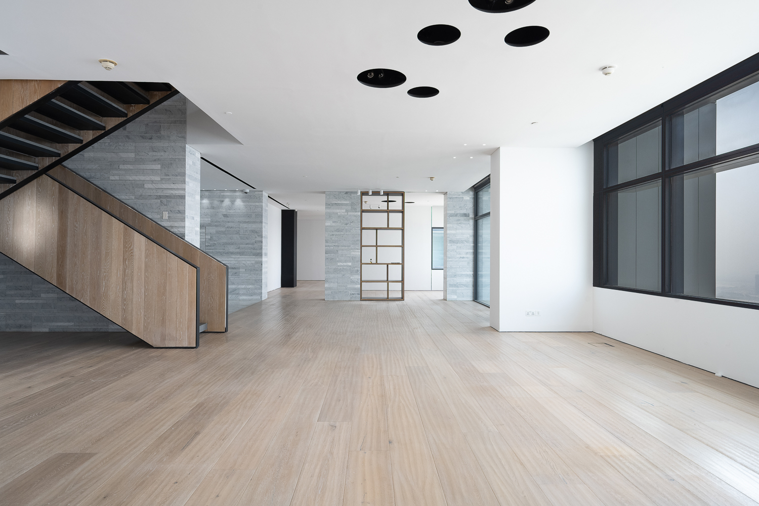 4 Bedrooms Penthouse in Index Tower