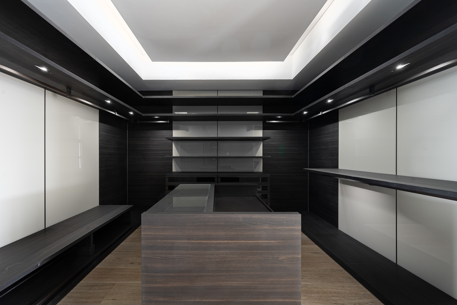 4 Bedrooms Penthouse in Index Tower