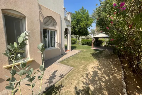 2 Bedrooms Townhouse in Springs 3