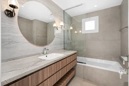 5 Bedrooms Villa in Meadows 5