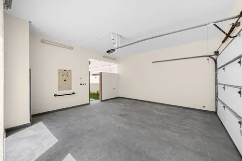 5 Bedrooms Villa in Meadows 5