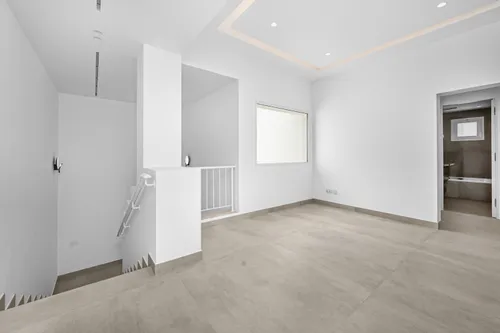 5 Bedrooms Villa in Meadows 5