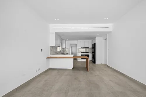 5 Bedrooms Villa in Meadows 5
