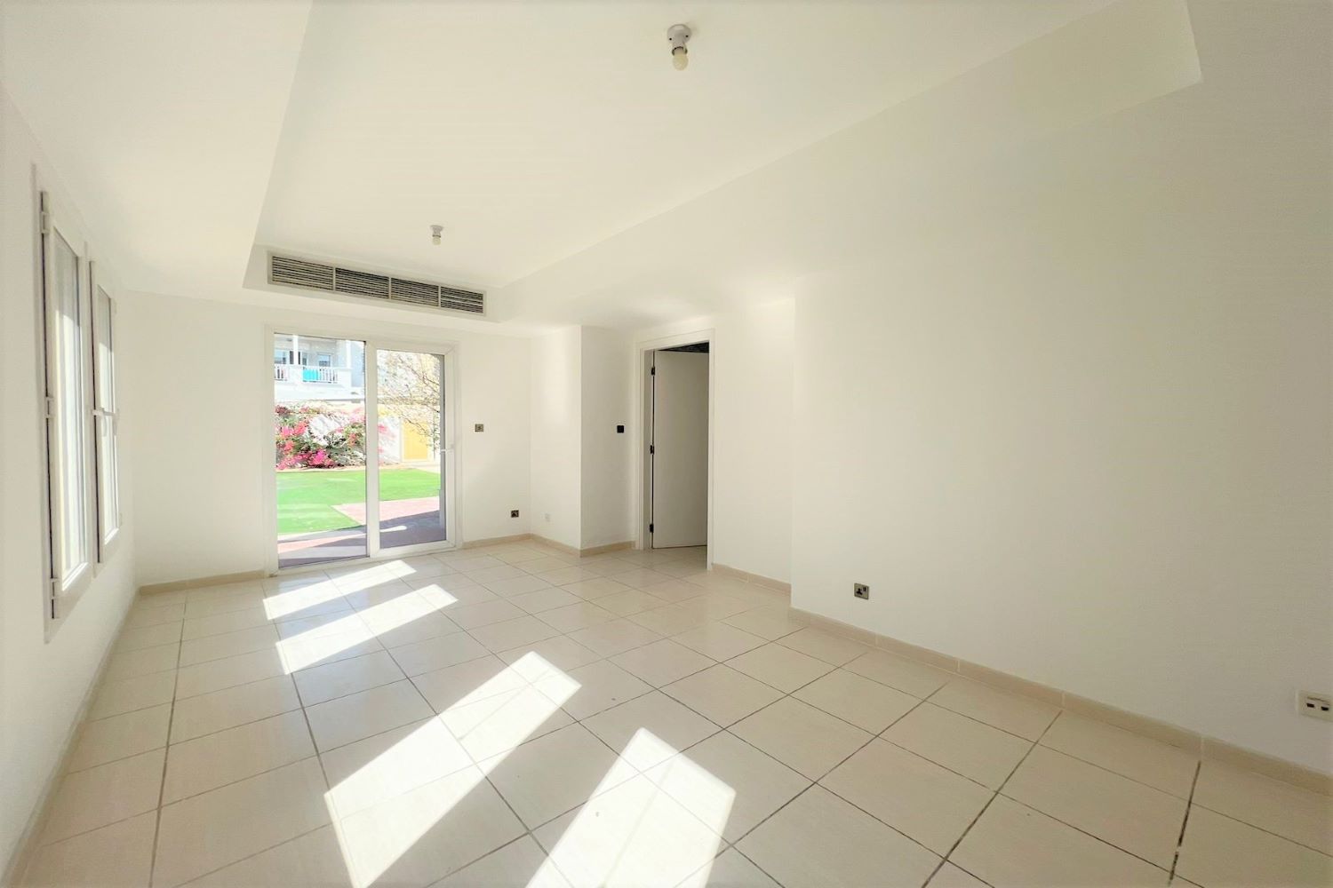 2 Bedrooms Villa in Springs 14