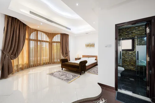 8 Bedrooms Villa in Sector E