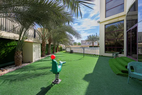 8 Bedrooms Villa in Sector E