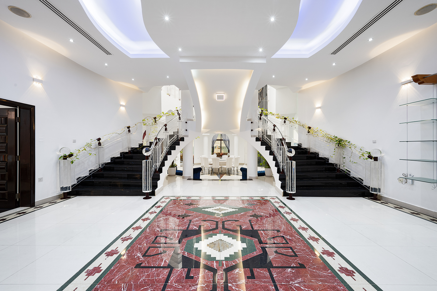 8 Bedroom Villa in Sector E