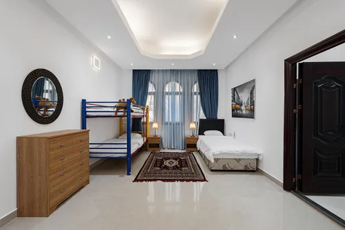 8 Bedrooms Villa in Sector E