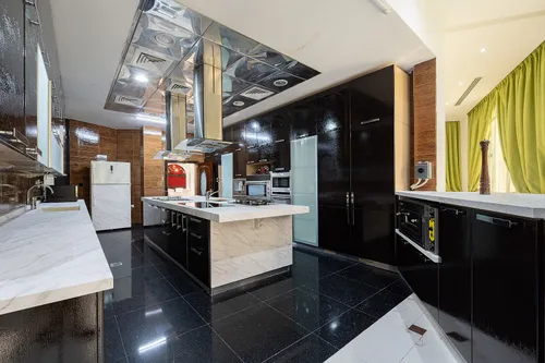 8 Bedrooms Villa in Sector E