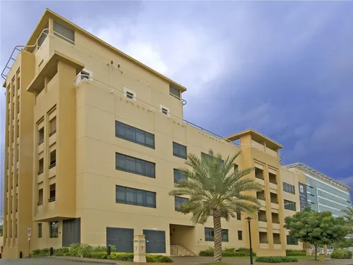 2 Bedrooms Apartment in The Views 1