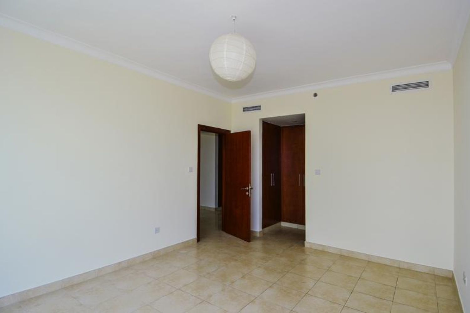 2 Bedrooms Apartment in The Fairways East