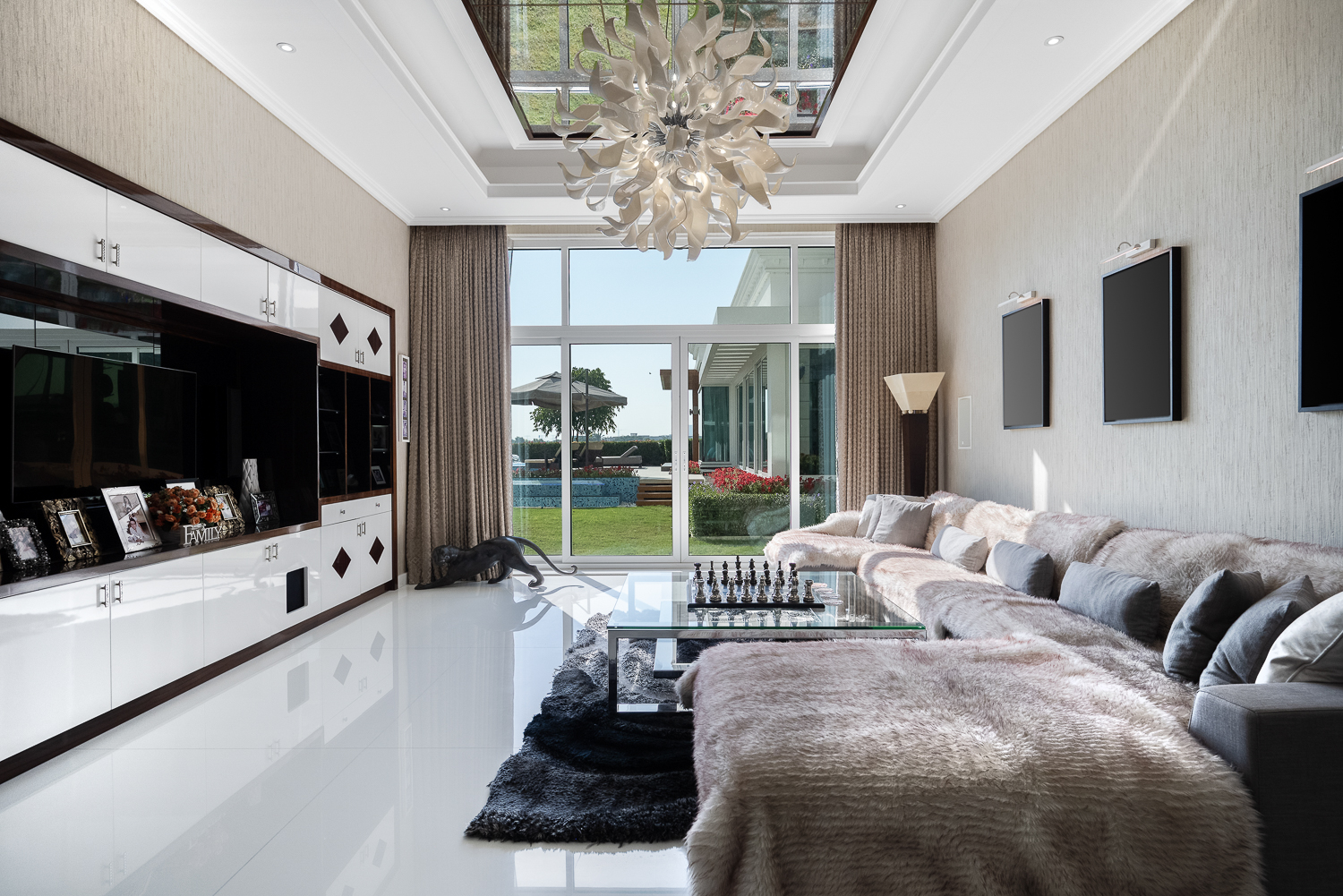 5 Bedrooms Villa in Sector P