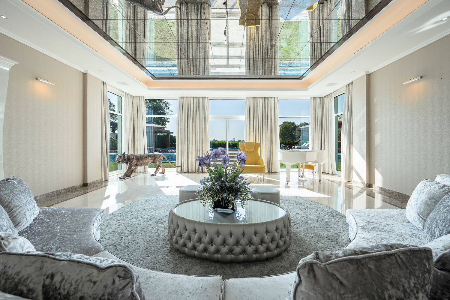 5 Bedrooms Villa in Sector P